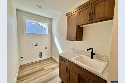 215 NE Broadway St, Sublimity, OR 97385 - Photo 46