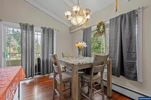 292 SE Academy St, Dallas, OR 97338 - Photo 8