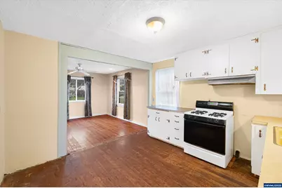 948 SW Maple St, Dallas, OR 97338 - Photo 10