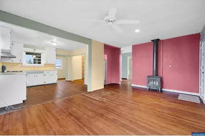 948 SW Maple St, Dallas, OR 97338 - Photo 6