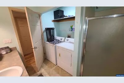 504 Wall St, Silverton, OR 97381 - Photo 12