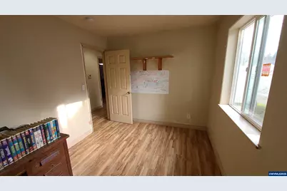 504 Wall St, Silverton, OR 97381 - Photo 14