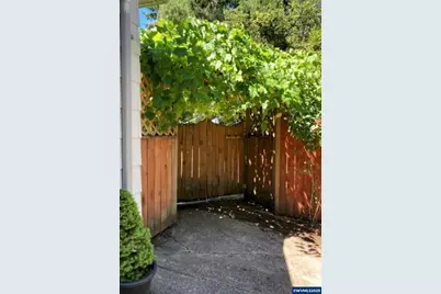 4010 NW Elmwood Dr, Corvallis, OR 97330 - Photo 44