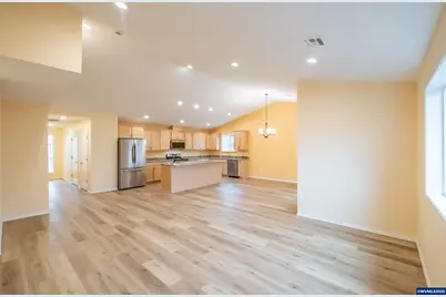 2037 Waterford St SE, Albany, OR 97322 - Photo 14