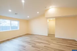 2037 Waterford St SE, Albany, OR 97322 - Photo 16