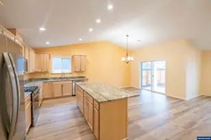 2037 Waterford St SE, Albany, OR 97322 - Photo 8