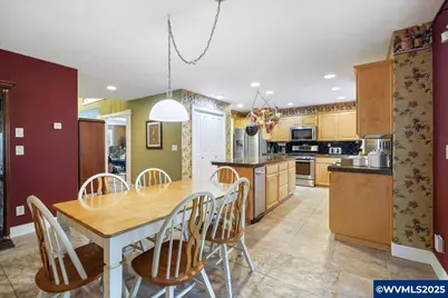 2328 NW Violet Av, Albany, OR 97321 - Photo 12