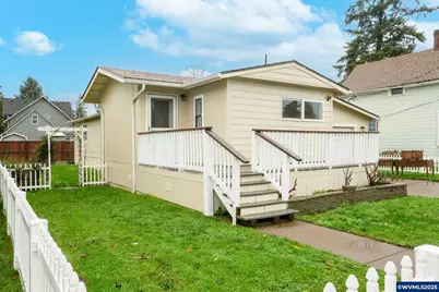 1833 2nd Av SE, Albany, OR 97321 - Photo 2