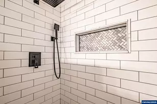 795 Holly Ln, Lebanon, OR 97355 - Photo 16