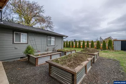 795 Holly Ln, Lebanon, OR 97355 - Photo 30