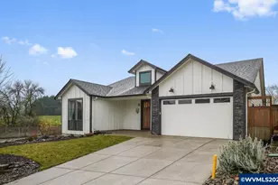 411 NW Crater Lk Dr, Dallas, OR 97338 - Photo 2