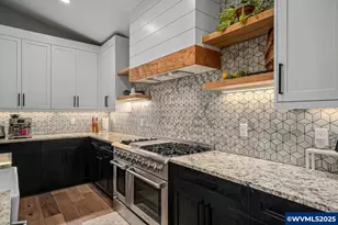 411 NW Crater Lk Dr, Dallas, OR 97338 - Photo 26