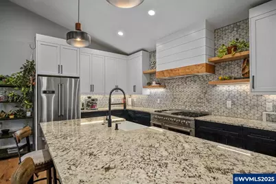 411 NW Crater Lake Dr, Dallas, OR 97338 - Photo 24