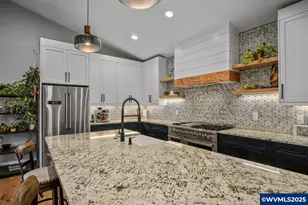 411 NW Crater Lk Dr, Dallas, OR 97338 - Photo 24