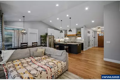 411 NW Crater Lake Dr, Dallas, OR 97338 - Photo 20