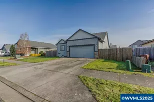 871 Mary Dr, Molalla, OR 97038 - Photo 2