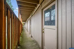 1283 Karen Way NW, Salem, OR 97304 - Photo 38