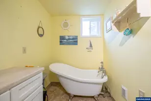 708 W High St, Stayton, OR 97383 - Photo 32