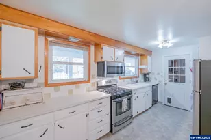 708 W High St, Stayton, OR 97383 - Photo 16