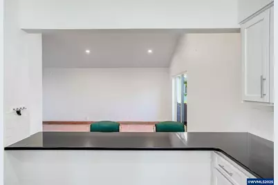 2858 Oakcrest Dr NW, Salem, OR 97304 - Photo 12