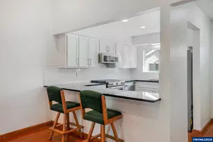 2858 Oakcrest Dr NW, Salem, OR 97304 - Photo 8