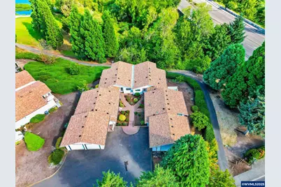 2858 Oakcrest Dr NW, Salem, OR 97304 - Photo 4