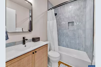 2451 Crestview Dr S, Salem, OR 97302 - Photo 24
