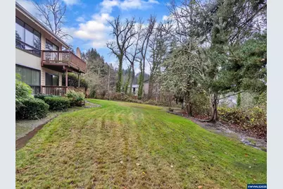 2451 Crestview Dr S, Salem, OR 97302 - Photo 32