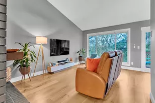 2451 Crestview Dr S, Salem, OR 97302 - Photo 12