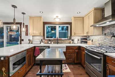 2555 NW Squire Pl, Albany, OR 97321 - Photo 18