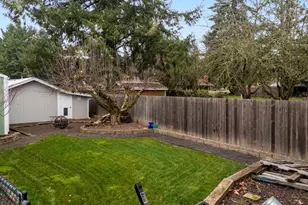 2555 NW Squire Pl, Albany, OR 97321 - Photo 36