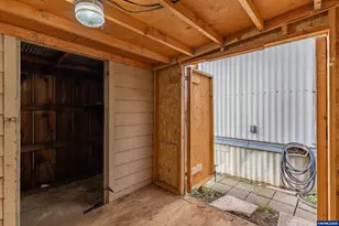 1010 Geary #1 St SE, Albany, OR 97322 - Photo 30