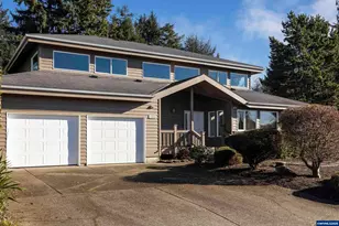 1060 NE 7th Dr, Newport, OR 97365 - Photo 8