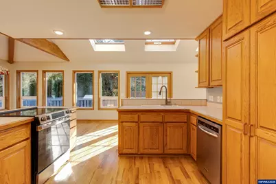 1060 NE 7th Dr, Newport, OR 97365 - Photo 16