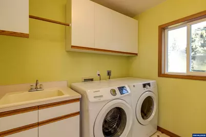 1060 NE 7th Dr, Newport, OR 97365 - Photo 36