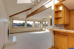 1060 NE 7th Dr, Newport, OR 97365 - Photo 14