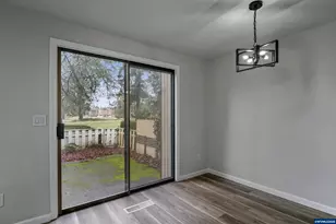 6315 Fairway Ave SE, Salem, OR 97306 - Photo 10