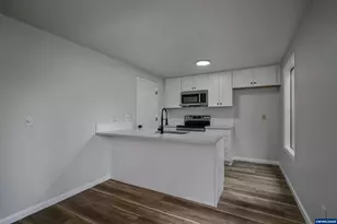 6315 Fairway Ave SE, Salem, OR 97306 - Photo 12