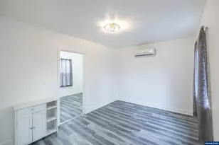 1810 Liberty St NE, Salem, OR 97301 - Photo 2