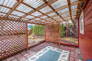 1810 Liberty St NE, Salem, OR 97301 - Photo 32