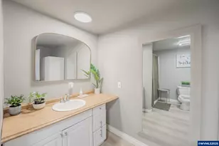 2012 Kennedy Cir NE, Keizer, OR 97303 - Photo 8