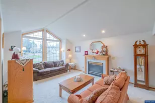 1255 NE Laurelridge St, Keizer, OR 97303 - Photo 8