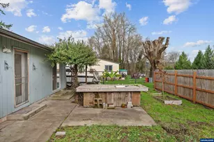 9620 Wells Landing Rd, Independence, OR 97351 - Photo 20