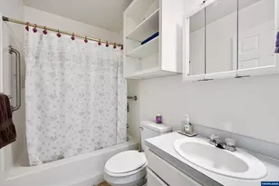 9620 Wells Landing Rd, Independence, OR 97351 - Photo 18