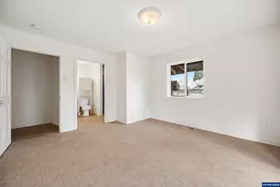 9620 Wells Landing Rd, Independence, OR 97351 - Photo 12