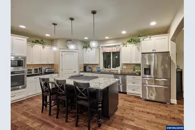 422 Turnberry Av, Woodburn, OR 97071 - Photo 10