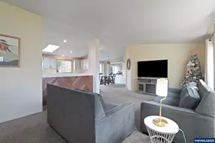 1998 Virginia Dr, Dallas, OR 97338 - Photo 8