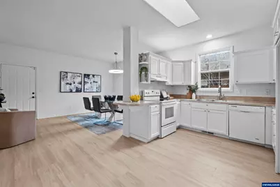 240 Norway St, Silverton, OR 97381 - Photo 8