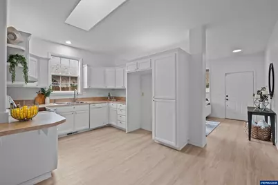 240 Norway St, Silverton, OR 97381 - Photo 6