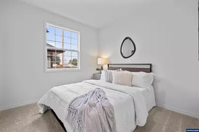 240 Norway St, Silverton, OR 97381 - Photo 16